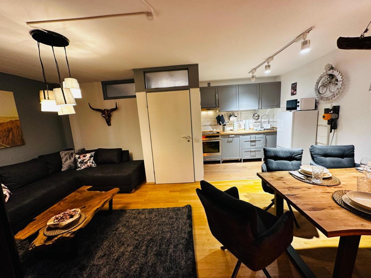 Ferienwohnung Stilvoll-Mit Balkon- Zentral - Netflix-Nespresso Essen Exterior foto